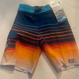 NWT Billabong youth 6 board/swim short